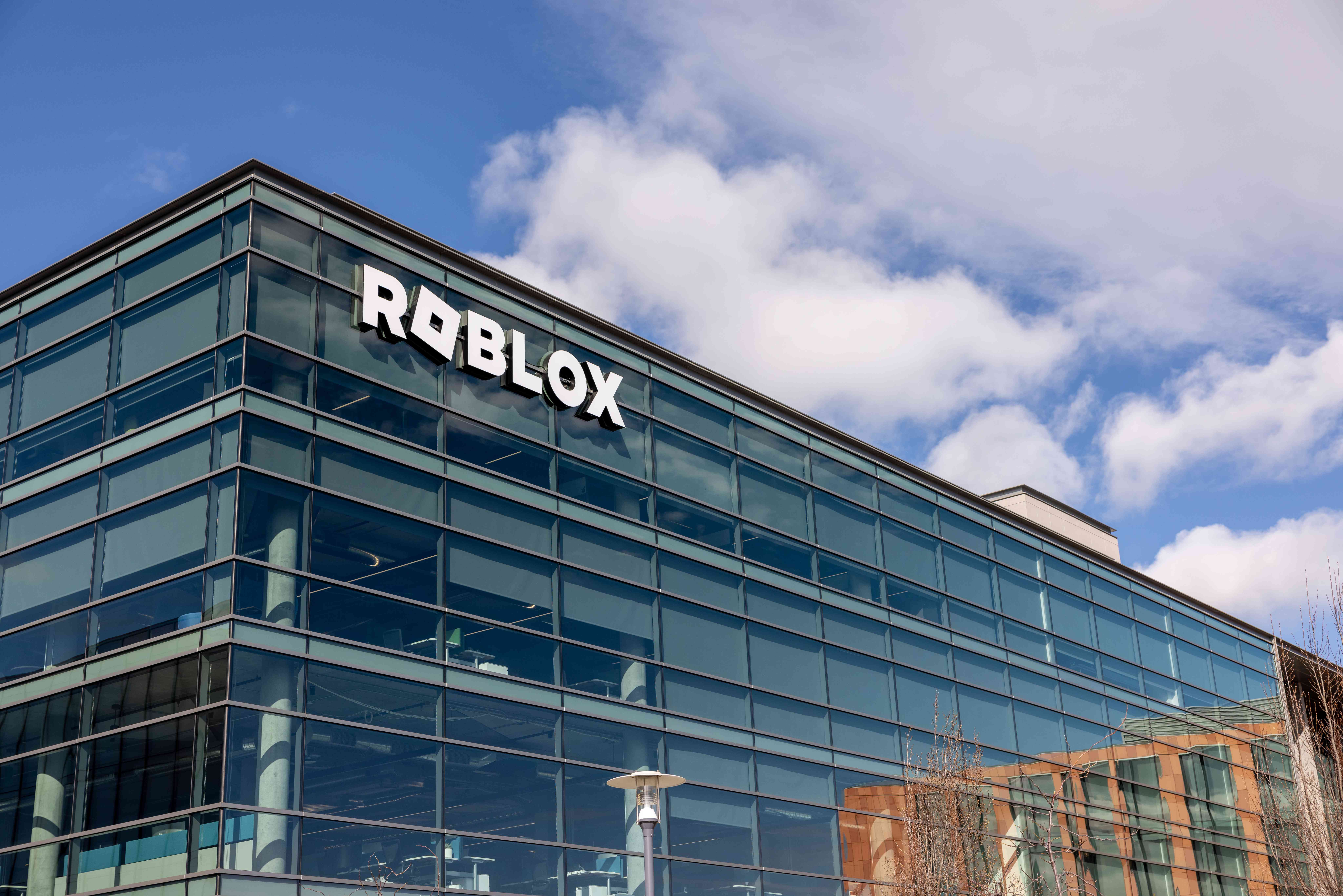 Roblox Plummets as Q1 Results, Guidance Disappoint