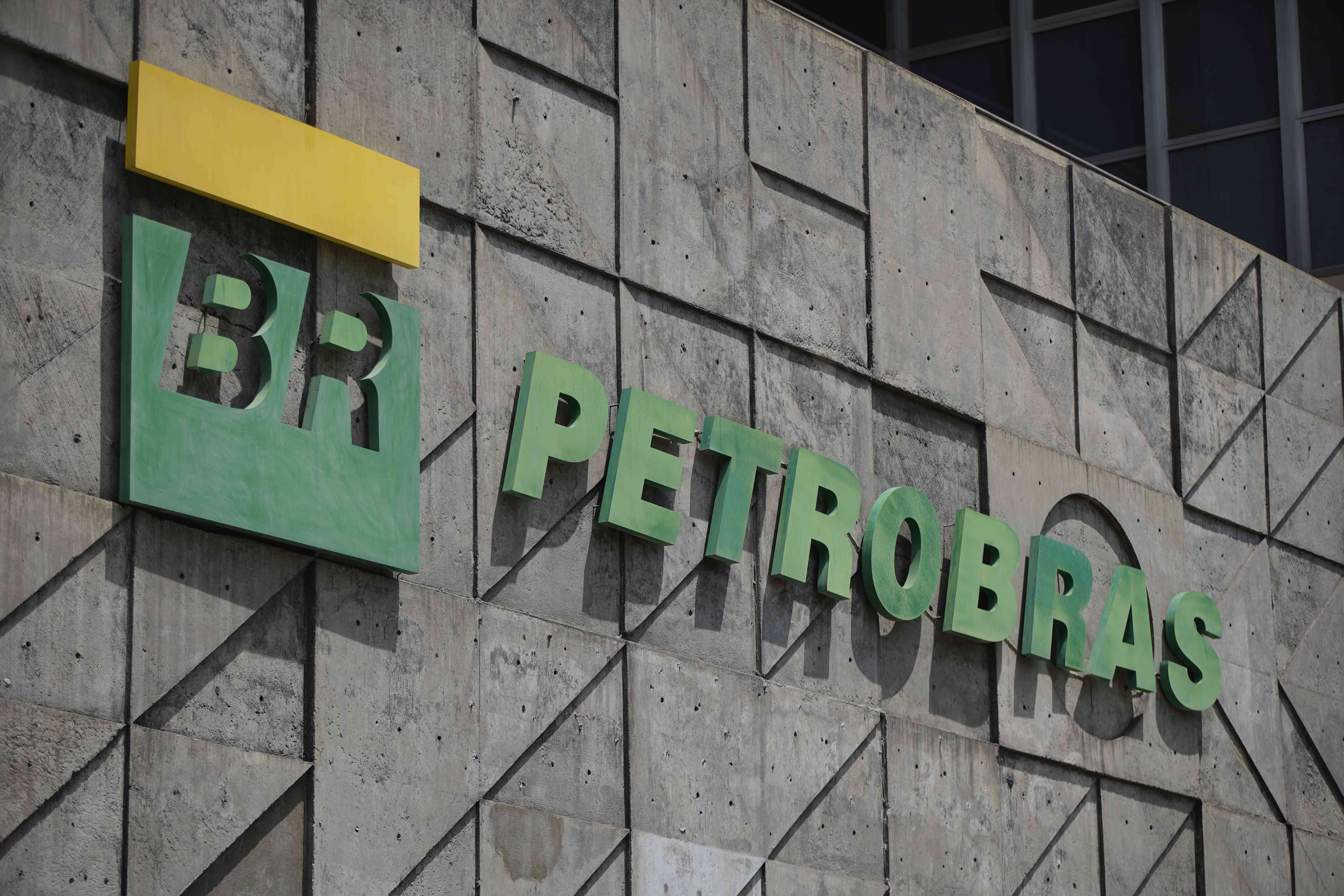 Petrobras ADRs Sink After Brazil Government Ousts CEO