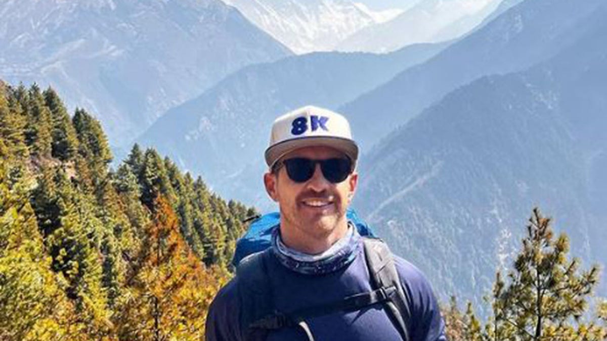 Mount Everest climber and guide missing for several days feared dead amid ice collapse
