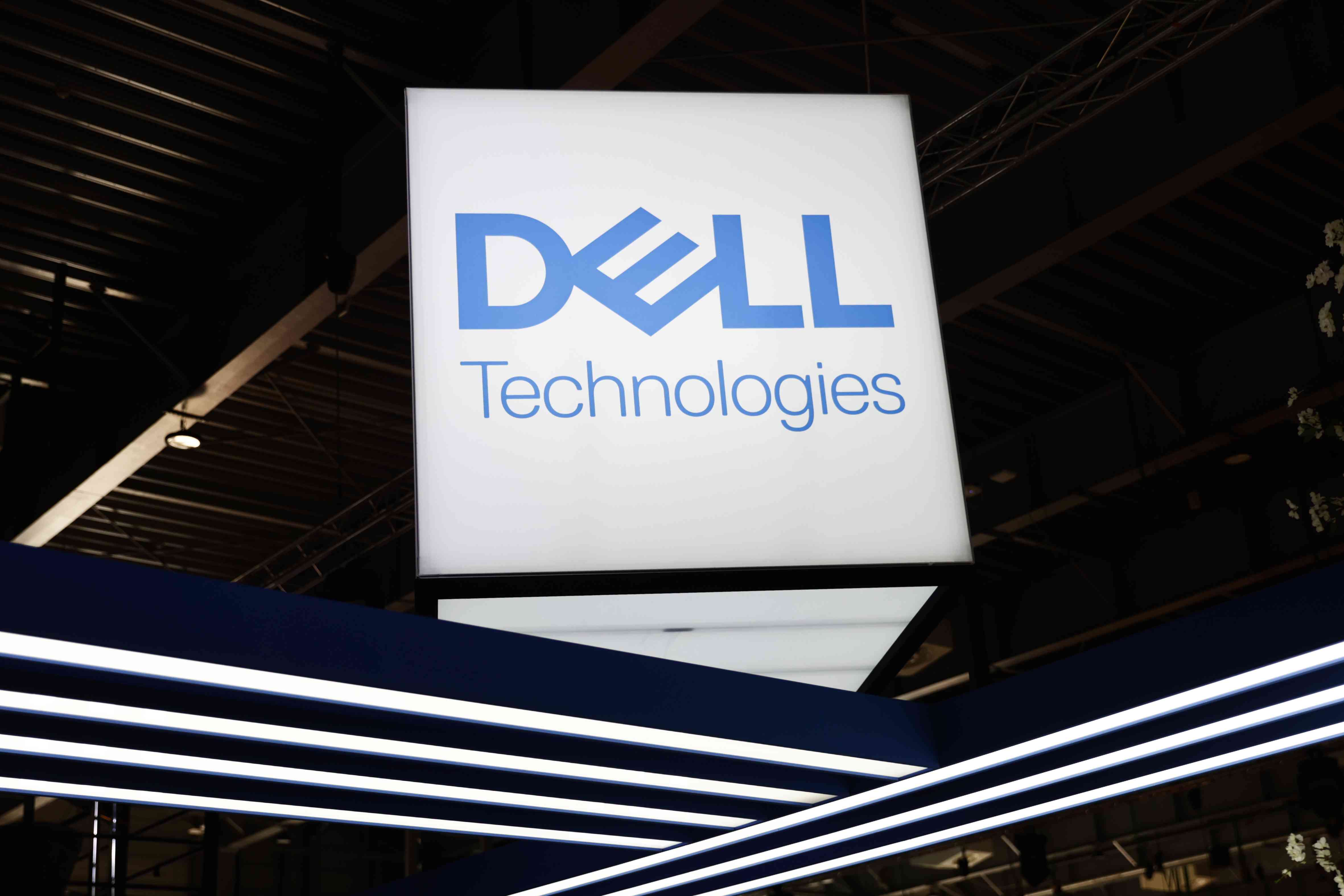 Dell Stock Falls as Earnings, Revenue Beat on Surging AI Server Demand Fails To Impress