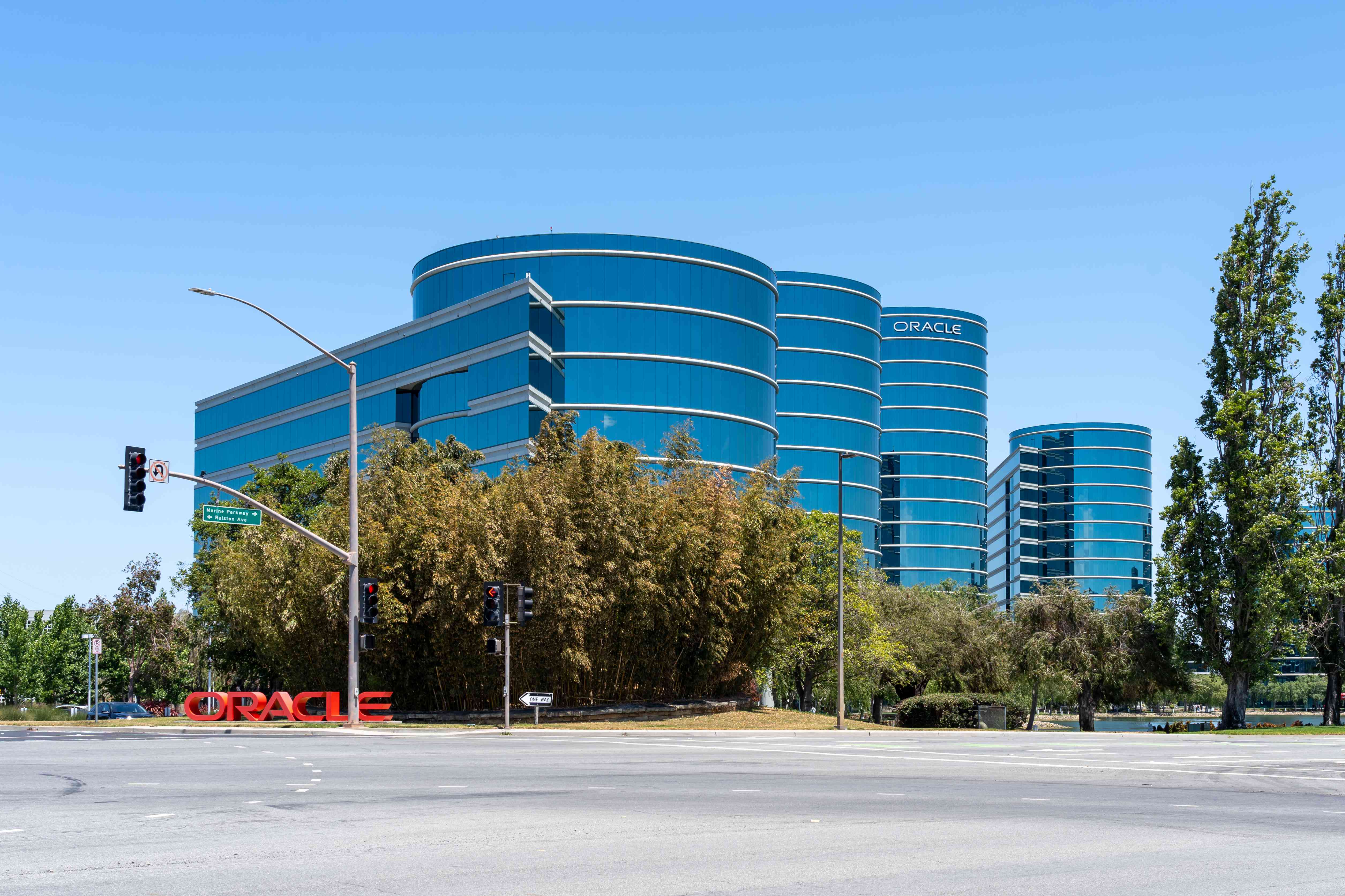 Oracle, D.R. Horton, Casey’s General Stores, and More