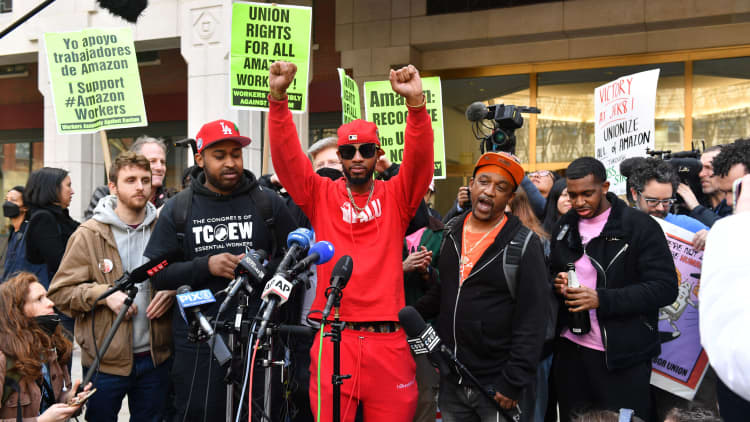 Amazon Labor Union votes to join forces with Teamsters