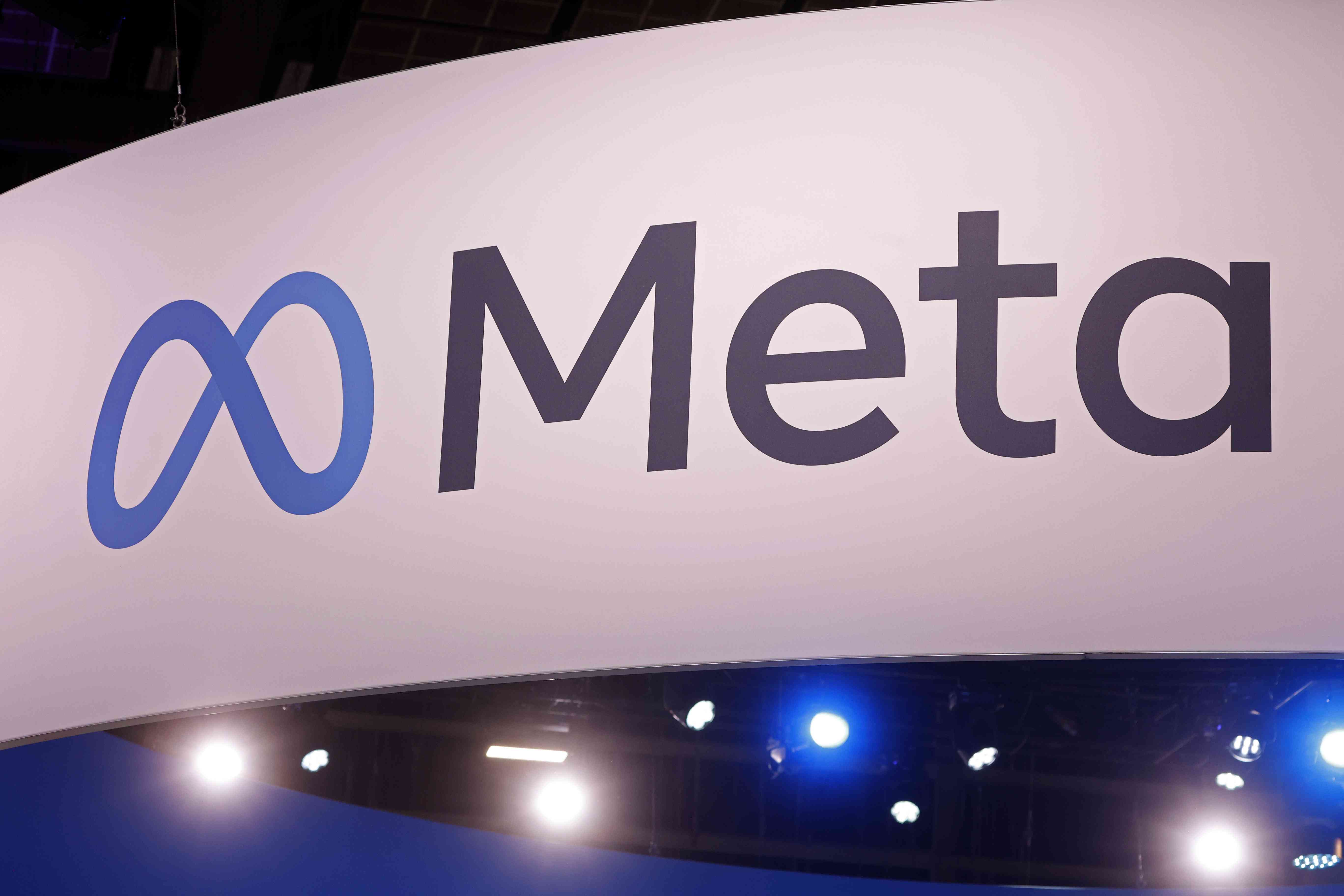 Apple and Meta in Focus After Reportedly Discussing Generative AI Partnership