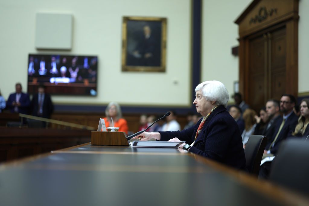 US Treasury Secretary Says Housing Prices May Take More Time to Fall