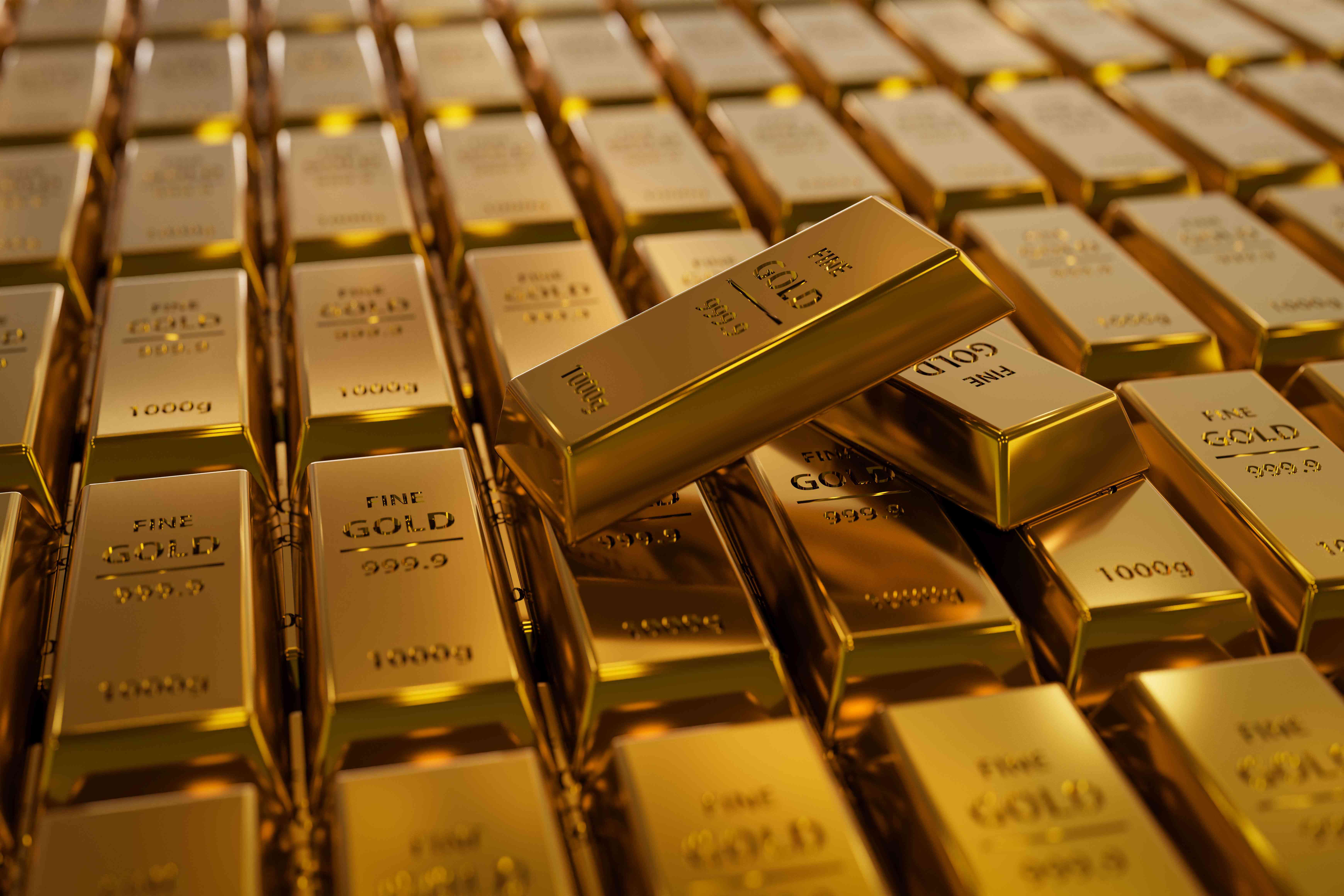 Gold Prices Hit Record Level With Rate Cuts Seen Looming