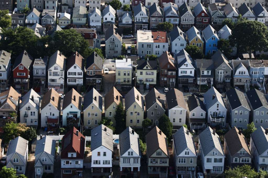 Homeowners Chased Lower Mortgage Rates As Refinancing Surged Last Week