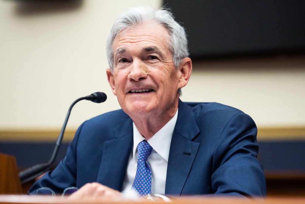 Once an Advocate of Higher Rates, Powell Now Looking Like a ‘Dove’