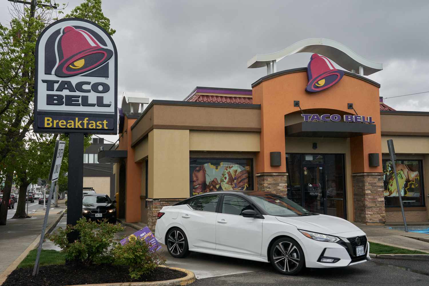 Yum! Brands Stock Rises as Value-Focused Consumers Lift Taco Bell Sales