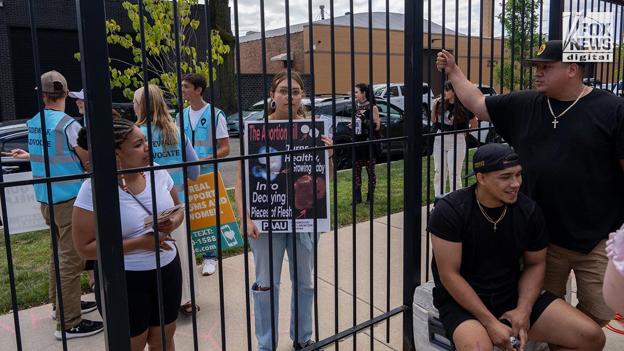 Pro-life groups answer Planned Parenthood abortion van with outreach near DNC