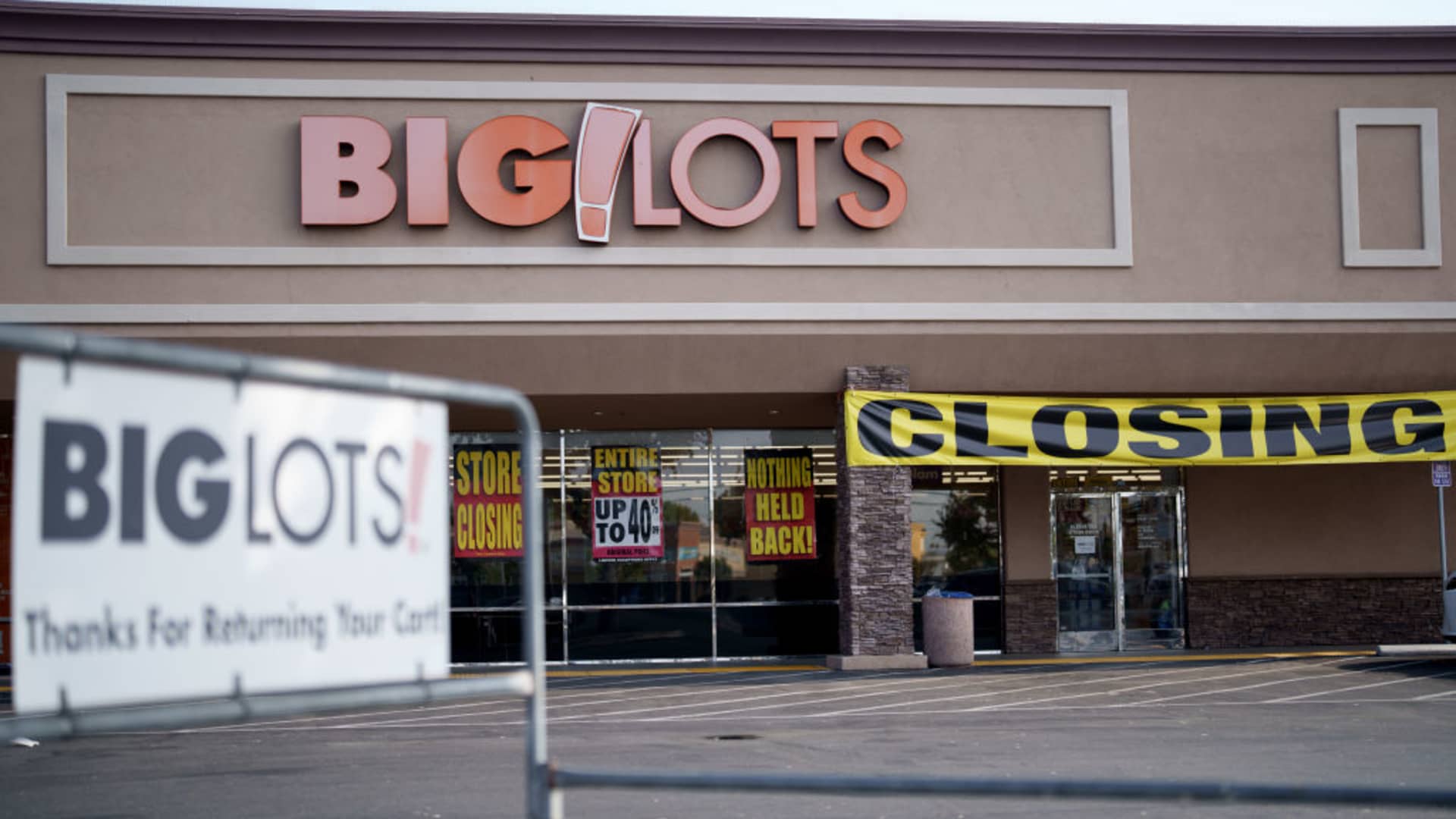Big Lots bankruptcy, plans sale and store closures