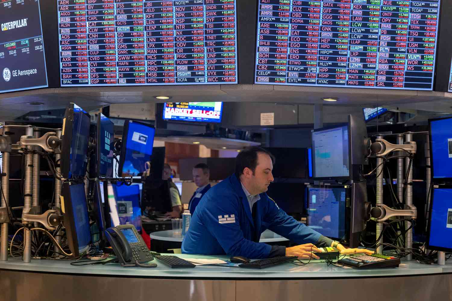 Retail Investors and Hedge Funds Bought the Dip Last Week, Bank of America Says