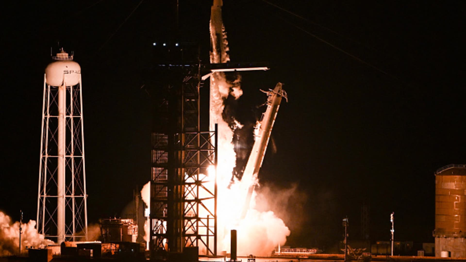 SpaceX Polaris Dawn mission launches, will attempt spacewalk