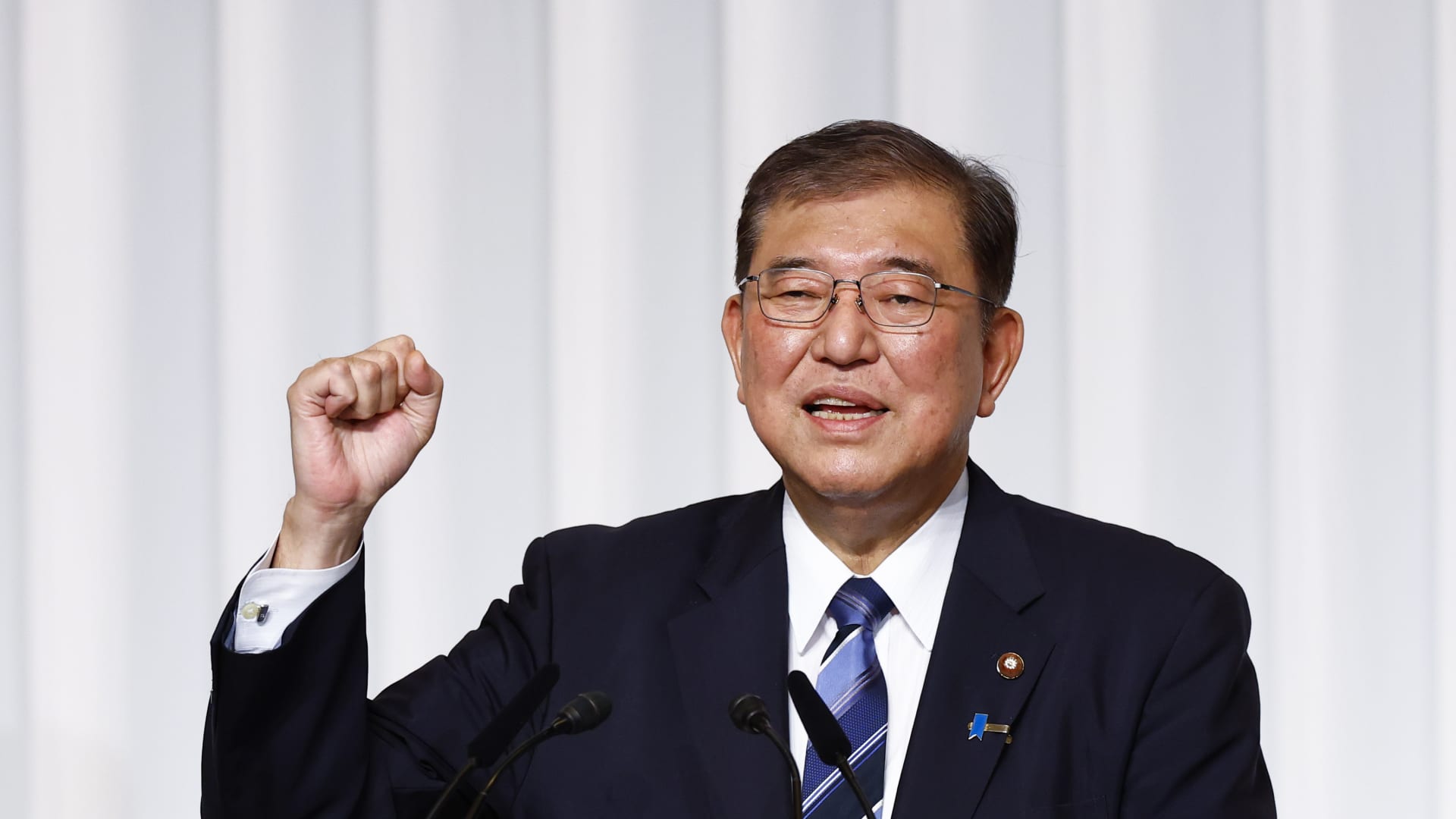Japan’s new outsider leader will face challenges to his dissenting policies