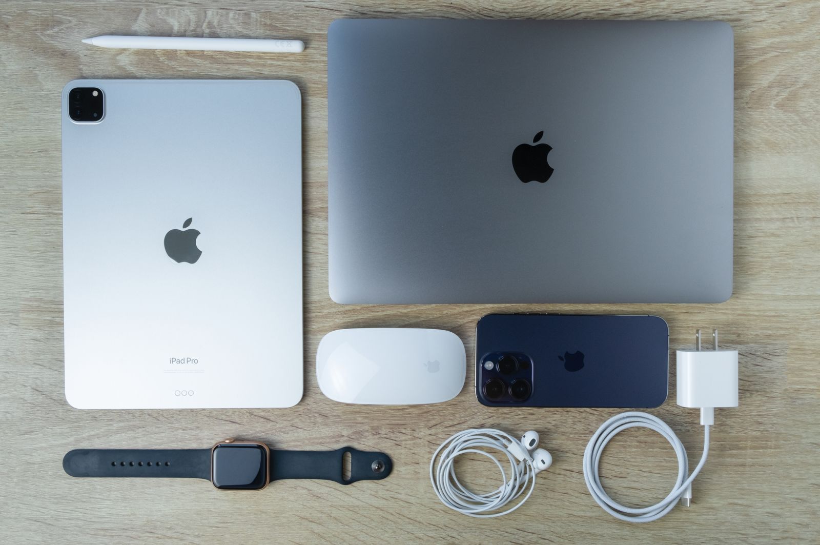 What Apple Stock Investors Need to Know Ahead of Q4 Earnings