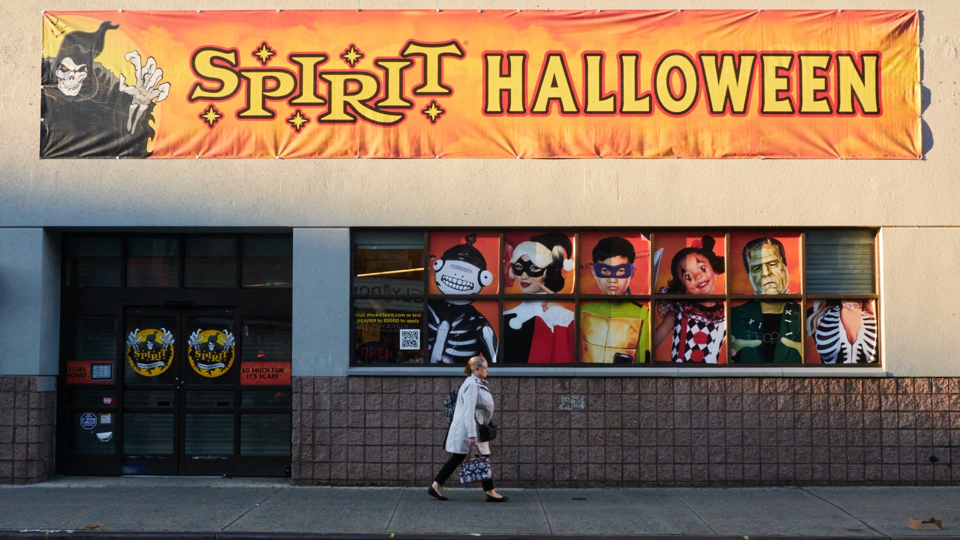 How Spirit Halloween stores real estate work
