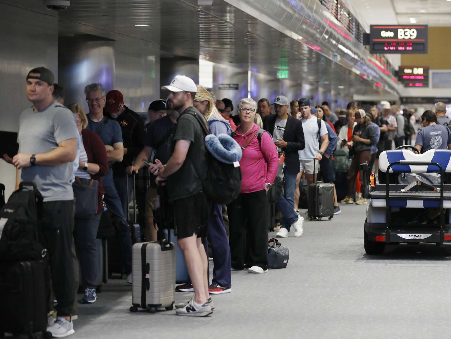 How American Airlines Is Fighting ‘Gate Lice’ in the Boarding Process