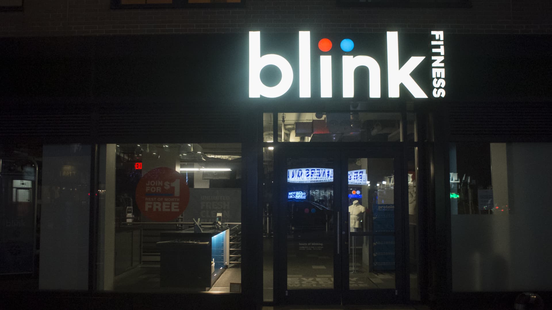 Planet Fitness bids for bankrupt Blink Fitness