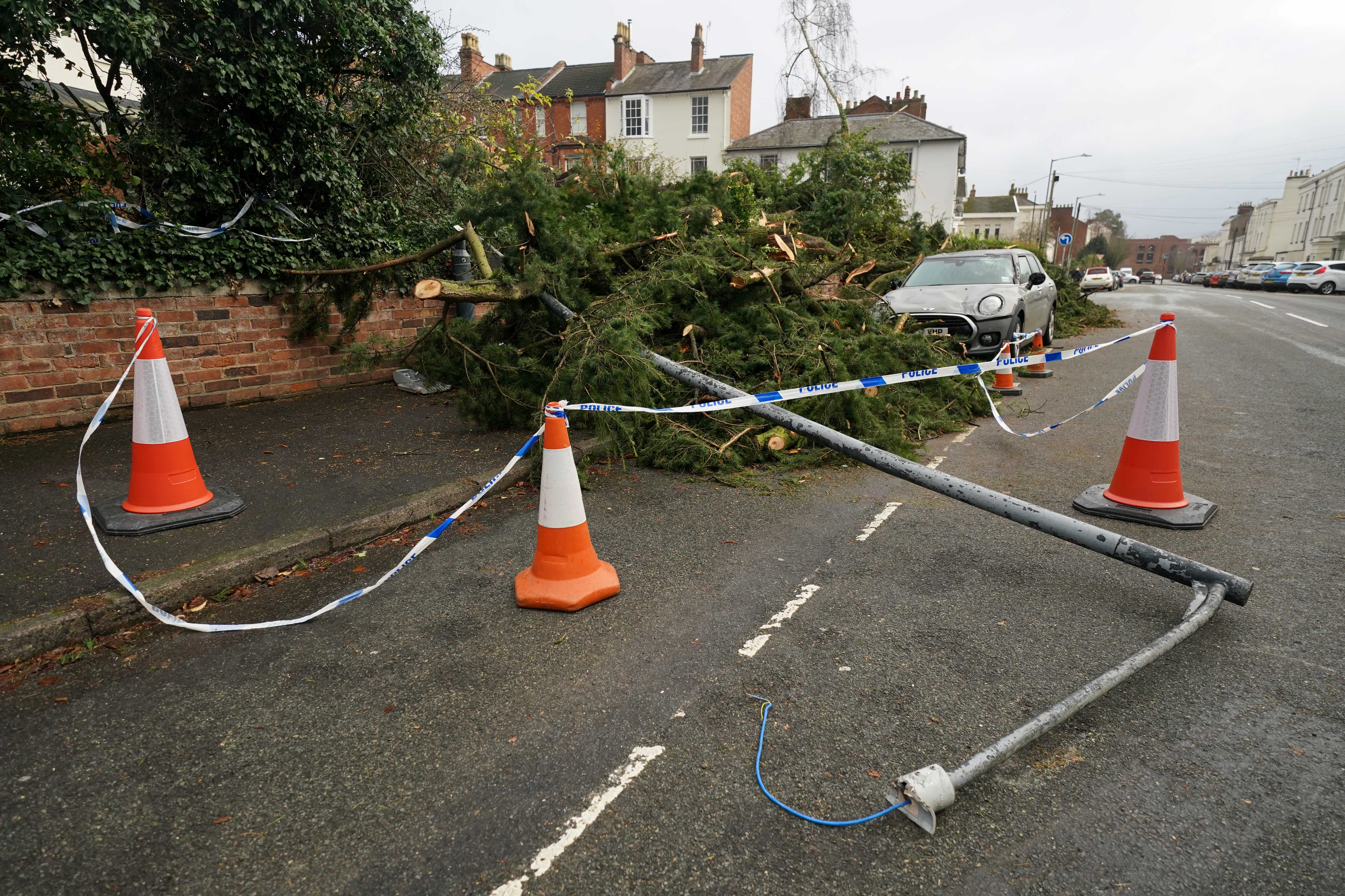 75mph gusts forecast as Christmas getaway disruption continues