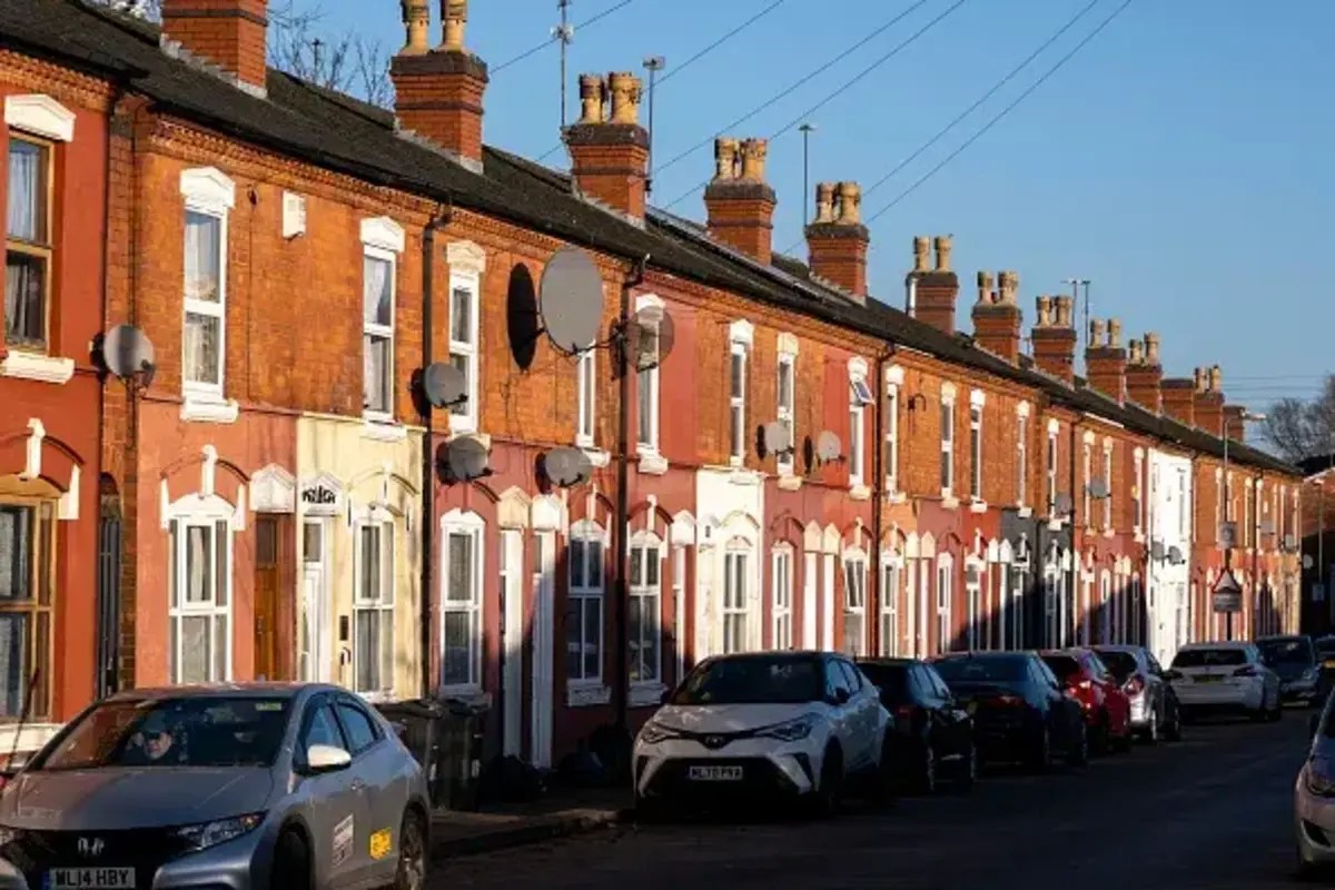 Half of people with housing costs ‘starting 2025 worried about home or finances’