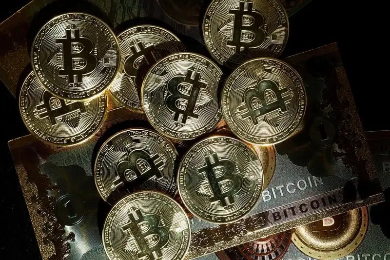 $800 Million Worth of Bitcoin Mysteriously Moved as BTC Soars, Here's What's Happening