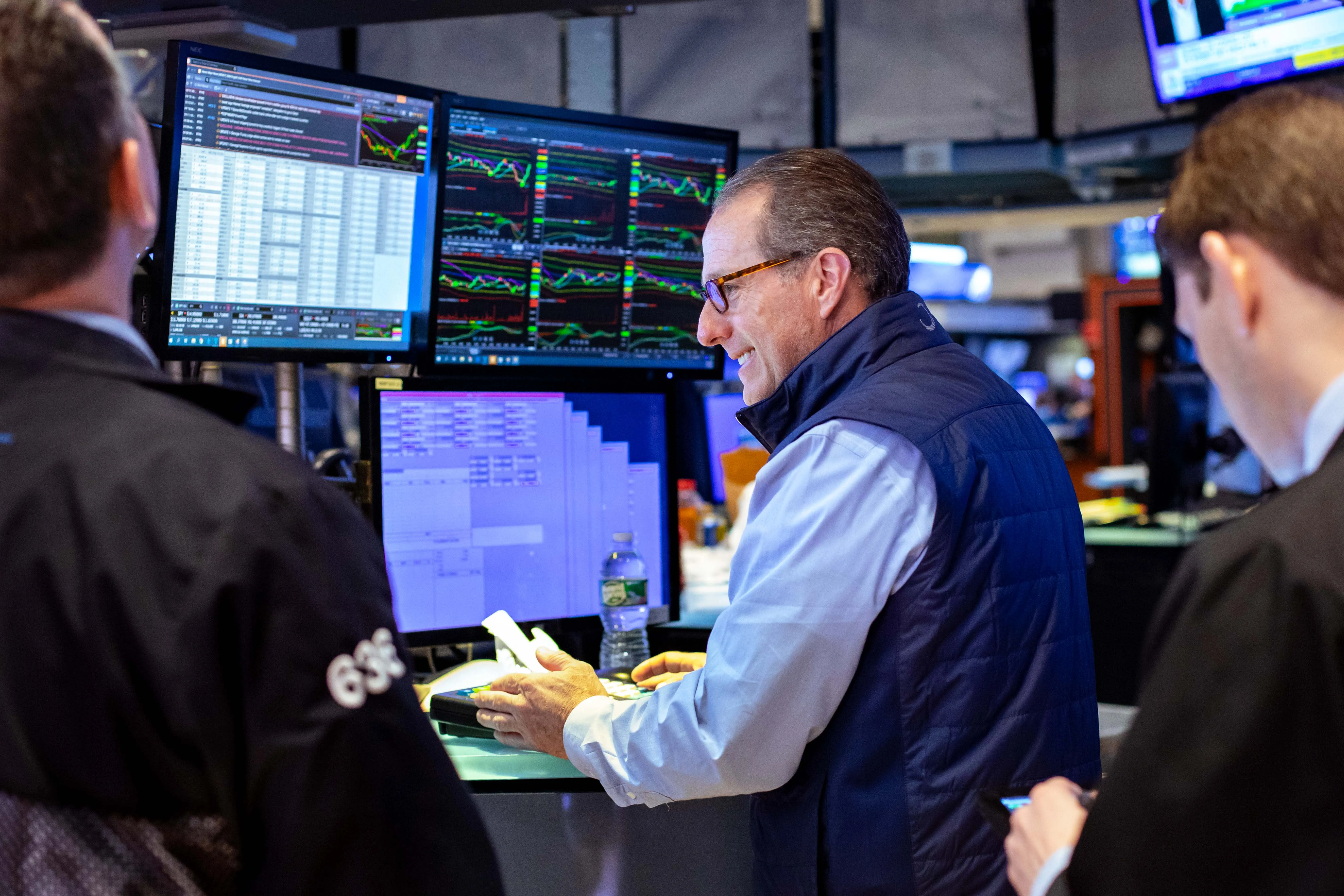 Wall Street Fears Over Stretched Stock Valuations as the Tech Sector Plunges
