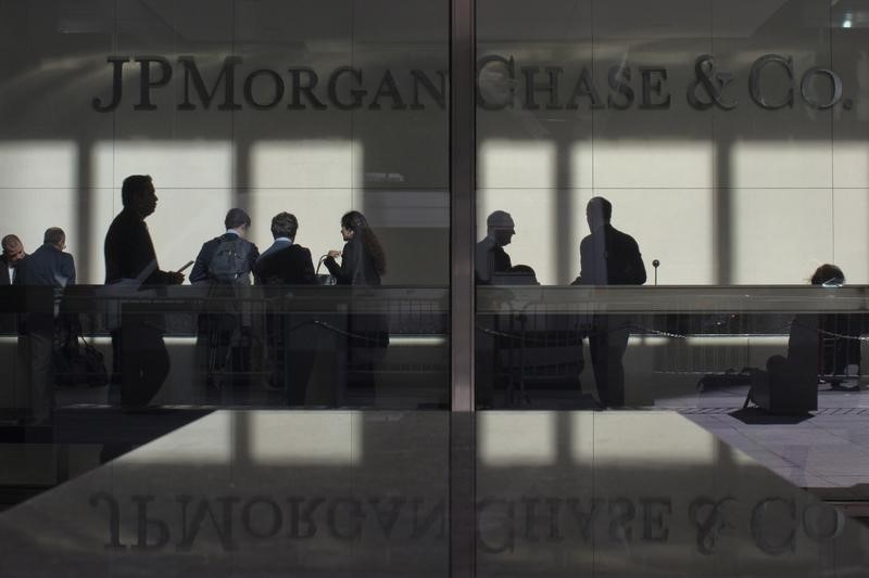 JPMorgan survey: 71% avoid crypto, focus on e-trading rises
