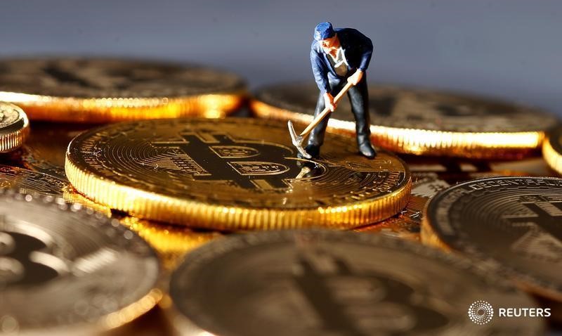 XRP vs. Bitcoin (BTC): 3 Big Scenarios From Bollinger Bands