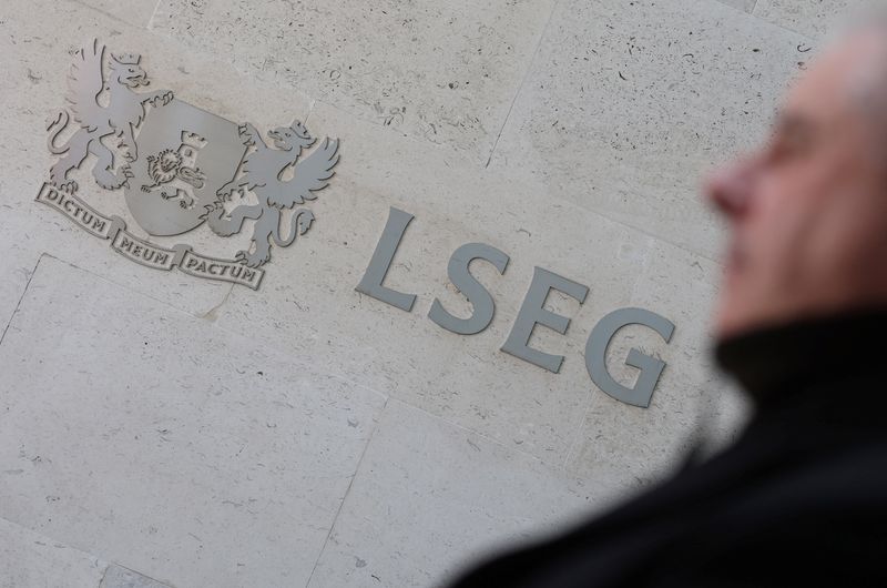 Britain’s blue chip index hits record high